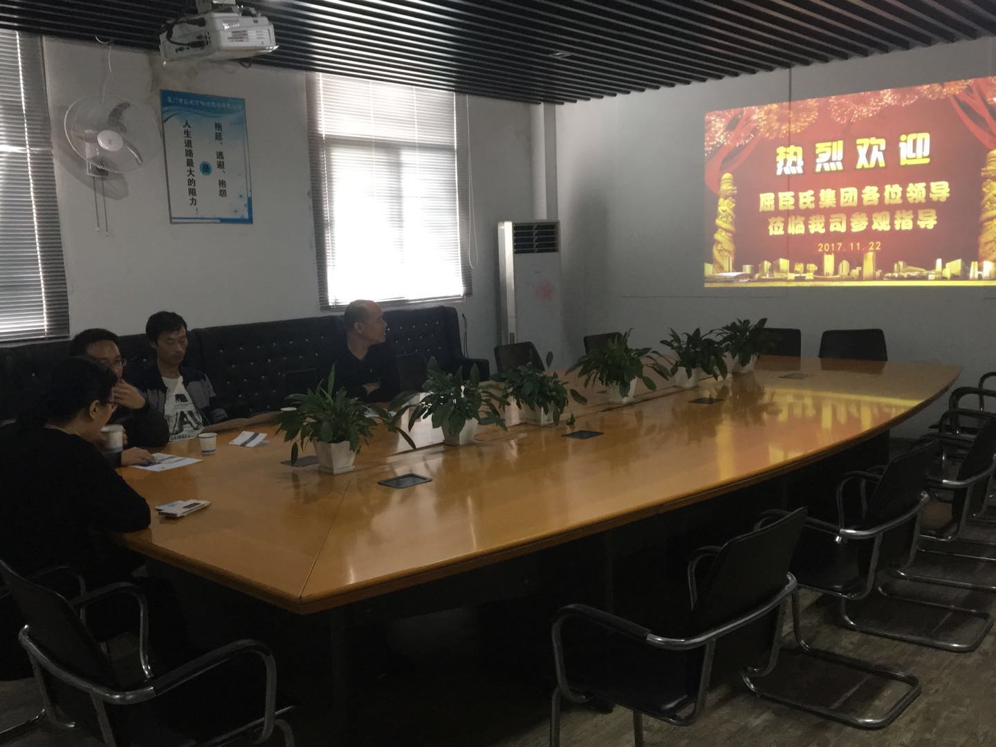 �y�������������������